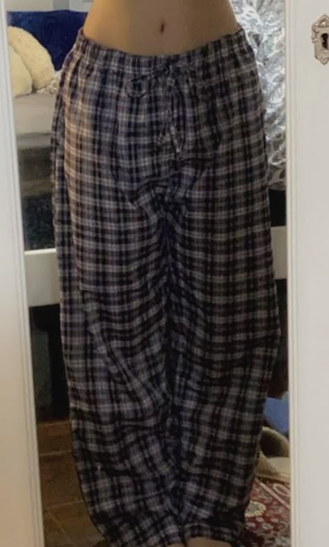 Plaid Pants Outfit Pajama, Oversized Pajama Pants, Alt Pyjamas, Sleep Pants Aesthetic, Grunge Pajama Pants, Pajama Bottoms Aesthetic, Fuzzy Pajama Pants Aesthetic, Emo Pajama Pants, Emo Pyjamas