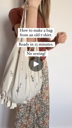 69K views · 879 reactions | Create a bag using your old shirt without sewing by @denali.artstudio!

Great work! 

#sustainablefashion #upcycledshirt #upcycledbag #sustainablefashion | My Walk in Wardrobe How To Make A Bag Out Of A Shirt, How To Make Handles For Bags, Bag From T Shirt, T Shirt Bags How To Make A, How To Make Bags From Clothes, How To Make A Bag, How To Make Bags, T Shirt Bags, Diy Bags Easy