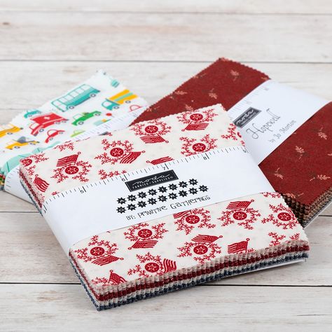 Charm Pack Baby Quilt, Charm Pack Projects, Charm Pack Patterns, Quilts Designs, Charm Pack Quilt Patterns, Charm Square Quilt, Quilt Blocks Easy, Charm Pack Quilt, Charm Pack Quilts