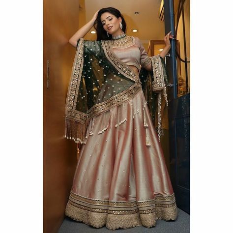 Lehenga Saree Design, Simple Lehenga, Trendy Outfits Indian, Indian Outfits Lehenga, Wedding Lehenga Designs, Lehenga Designs Simple, Indian Bride Outfits, Traditional Indian Dress, Choli Designs