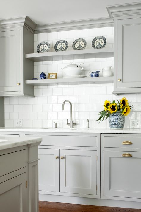 Above Kitchen Sink, Light Grey Kitchen Cabinets, Light Grey Kitchens, Kitchen Ikea, Серая Кухня, Best Kitchen Cabinets, Kabinet Dapur, Farmhouse Kitchen Cabinets, Gray Kitchen