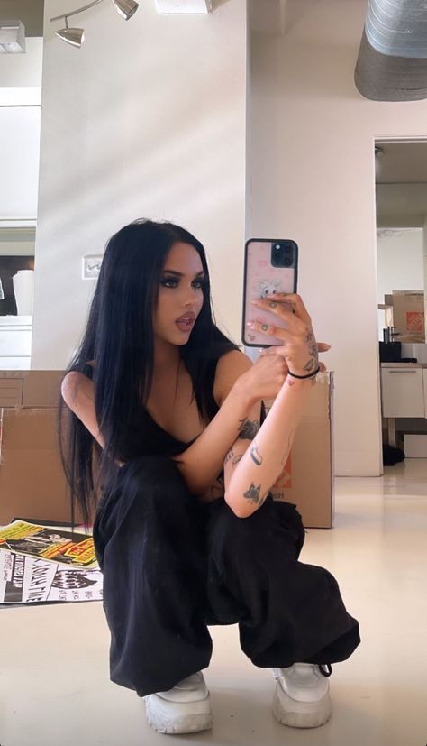 maggie lindemann (2022) Maggie Lindemann Selfies, Margaret Elizabeth, Maggie Lindemann, Famous Women, Rich Girl, Teenage Fashion Outfits, Style Icon, Role Models, Pretty People