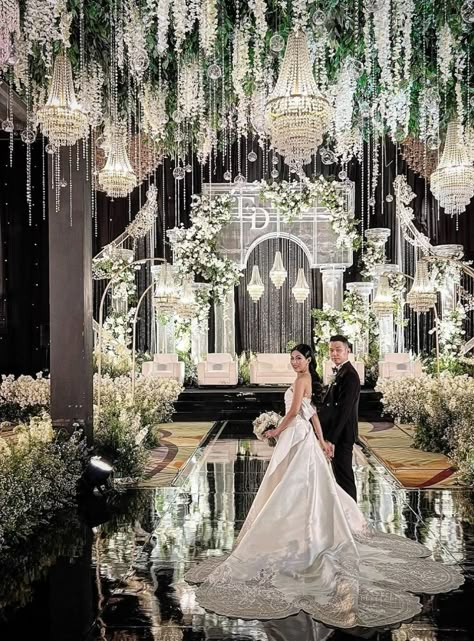 10 Luxurious Venues in Indonesia for a Breathtaking Intimate Wedding Indoor Wedding Venue Ideas, Luxury Wedding Decor Reception Decorations, Decor Wedding Indoor, Extravagant Wedding Reception, Wedding Concept Ideas, Wedding Decorations Luxury, Extravagant Wedding Decor, Wedding Outdoor Decoration, Indoor Wedding Decor