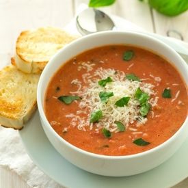 Creamy Tomato Basil Soup with Roasted Garlic and Asiago Cheese - unbelievably good! Vitamix Soup Recipes, Vitamix Soup, Tomato Basil Bisque, Creamy Tomato Basil Soup, Basil Soup, Tomato Basil Soup, Asiago Cheese, Tomato Soup Recipes, Savory Soups