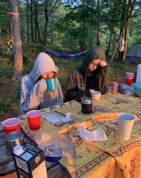 Wild Camping Aesthetic, Camping Pictures Ideas, Summer In Your 20s, Summer Aesthetic Camping, Backyard Camping Aesthetic, Camp Core Aesthetic, Camping Astethic Pictures, Campground Aesthetic, Summer Camp Photo Ideas