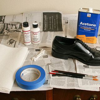 another tip for my "attempt" to paint cowboy boots oPainting Leather Shoes (or other leather stuff) Paint Leather Shoes, How To Paint Leather Shoes, How To Paint Boots Diy, Paint Boots Diy, How To Dye Leather Shoes, Dyi Boots, Painted Leather Boots Diy, Painting Leather Shoes, Painted Tennis Shoes Dyi Horse Shoes