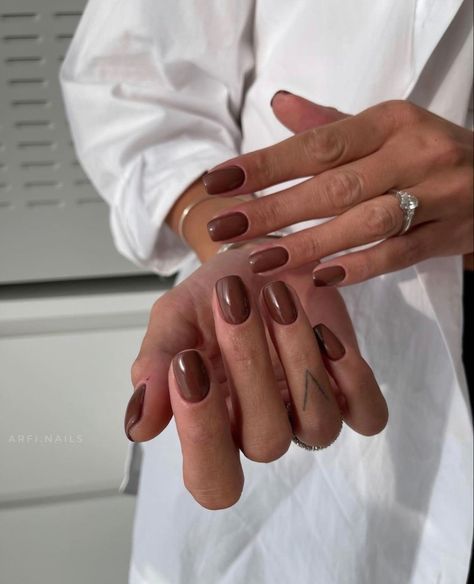 Brown Simple Nails, Brown Autumn Nails, Old Money Nails, Money Nails, Nagellack Trends, September Nails, Fall Gel Nails, Modern Nails, Summer Nails Colors