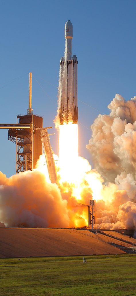 Falcon Heavy Wallpaper, Space X Elon Musk Wallpaper, Space X Rocket, Elon Musk Spacex, Spacex Rocket, Falcon Heavy, Space X, Space Stuff, Bike Pic