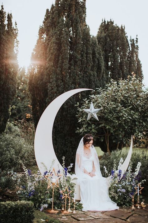 Moon Wedding Decor, Acotar Wedding, Moon Wedding Theme, Celestial Wedding Theme, Starry Wedding, Stars Wedding, Starry Night Wedding, Moon Wedding, Celestial Wedding