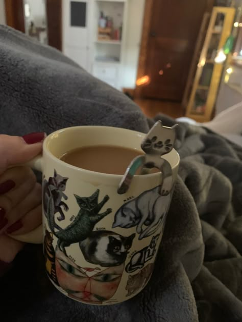 Cozy Mugs, Mugs Aesthetic, Mug Aesthetic, Pretty Mugs, Quiet Life, Cute Cups, Cat Mug, Cute Mugs, Cups And Mugs