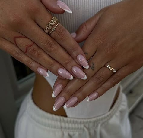 Pink French Manicure, French Almond, Almond Nails French, Pink French Nails, Elegant Nail, Smink Inspiration, Summery Nails, Girly Acrylic Nails, Casual Nails