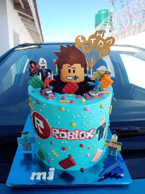 Boys Birthday Cakes Easy, Birthday Kek, Roblox Birthday Cake, Roblox Party, Roblox Birthday, Halloween Preschool, Simple Cake, Number Cakes, Boy Birthday Cake