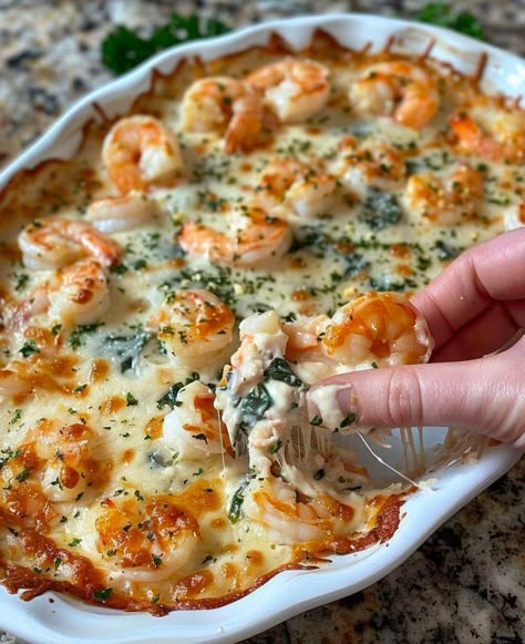 Creamy Shrimp and Crab Spinach Dip. Imagine a warm, bubbling blend of tender shrimp, succulent crab, and rich cream cheese, perfectly balanced with fresh spinach and a hint of garlic. Crab And Spinach Dip Recipe, Crab Spinach Dip, Shrimp And Crab Dip, Shrimp And Spinach, Seafood Dip, Lump Crab Meat, Seafood Dish Recipes, Spinach Casserole, Spinach Dip Recipe