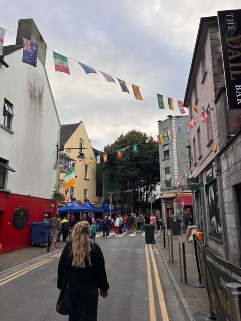 University Of Galway, Ireland Picture Ideas, Ireland Travel Aesthetic, Galway Aesthetic, Galway Ireland Aesthetic, Study Abroad Ireland, Pubs In Ireland, Europe Hair, Irish Aesthetic