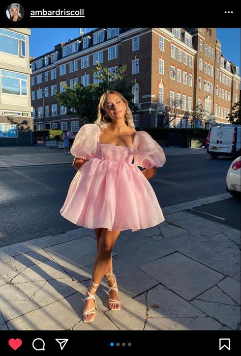 i want this dress Birthday Puffy Dress, Poofy Dress Poses, Babydoll Dress Styling, Puffy Dress Photoshoot, Poofy Sleeve Dress, Puffy Birthday Dress, Puffy Shoulder Dress, Short Poofy Dresses, White Sparkly Dress