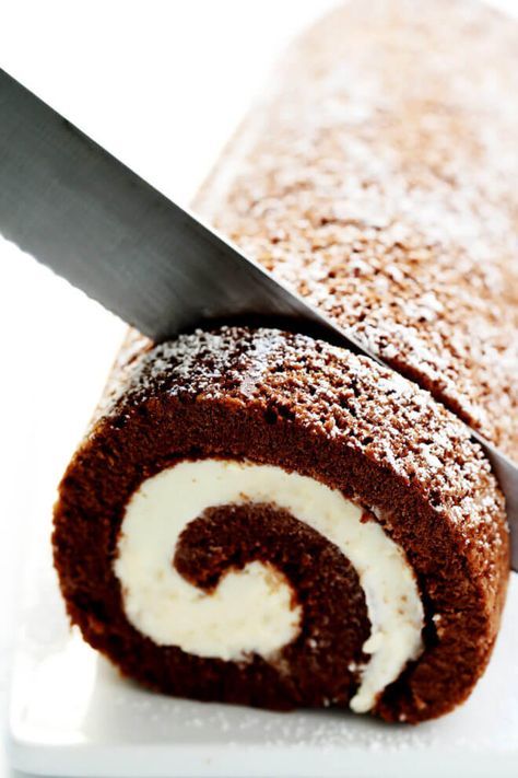 Chocolate Cake Roll, Jelly Roll Cake, Chocolate Swiss Roll, Chocolate Roll Cake, Swiss Roll Cake, Swiss Rolls, Roll Cakes, Cake Roll Recipes, Chocolate Roll