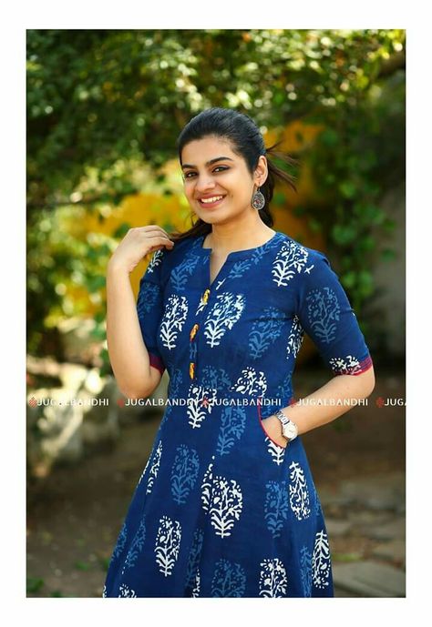 Indigo Kurti Designs, Kurti Stitching Ideas, Kurtis Designs Latest, Kurti Designs For Stitching, Kurti Stitching, Kurti Styles, Kurti Pattern, Kurtis Designs, Simple Kurta