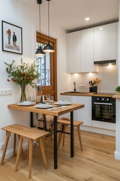 One Room Kitchen Interior, Small Flat Renovation, Decoration Ideas For Kitchen Island, Super Small Kitchen Ideas Minimalist, Dinning Room In Kitchen Small Spaces, Small Dining Room With Kitchen, Small Kitchen Furniture Ideas, Tiny Kitchen With Island Apartment, Small Box Kitchen Ideas