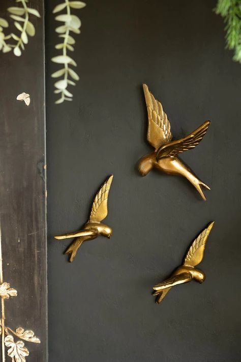 Wall Above Stairs Decor, Above Stairs Decor, Gold Interior Decor, Brass Wall Art, Gold Birds, Metal Bird Wall Art, Classic Wall Art, Art Deco Living Room, Gold Ornament