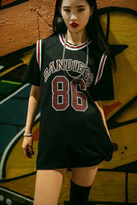 Jersey Costume, Sports Jersey Outfit, Jersey Dress Outfit, Basketball Game Outfit Women, Basketball Jersey Outfit, Korean Fashion Store, Looks Hip Hop, Nba Outfit, Basketball Clothes