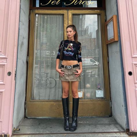 Gogo Boots Outfit, Street Wear Girl, Cargo Skirt Outfit, Ruby Lyn, Diesel Clothing, Skirts With Boots, Miniskirt Outfits, Skirt Mini, Insta Stories