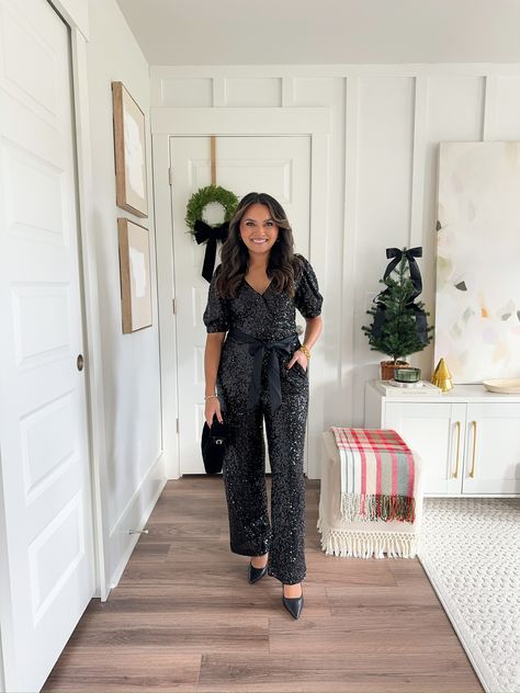 holiday outfit / black sequin romper / black outfit / black style / black jumpsuit / holiday outfit / holiday style / christmas outfit Style Black Jumpsuit, Black Sequin Romper, Outfit Holiday, Sequin Rompers, Romper Black, Outfit Black, Holiday Outfit, Holiday Style, Black Romper