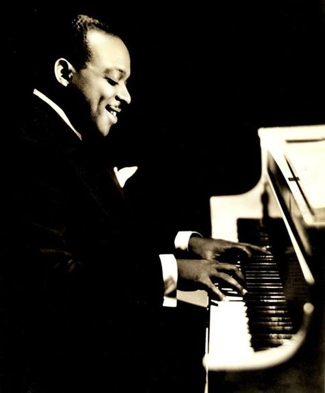 Count Basie 1939 Art Tatum, Piano Jazz, P Johnson, Count Basie, Jazz Players, John Lee Hooker, American Photography, Amadeus Mozart, Duke Ellington