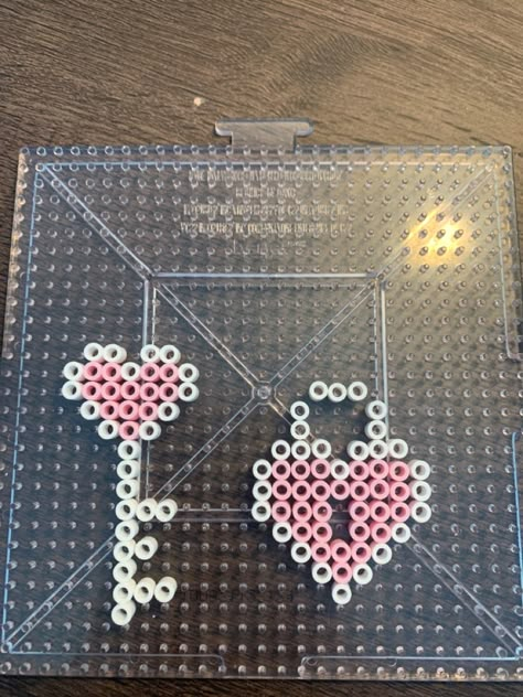 Perler Bead Patterns Cute Easy, Perler Bead Best Friend, Cute Simple Perler Bead Patterns, Pear Beads Ideas, Cherry Perler Bead Pattern, Pearler Bead Ideas Preppy, Simple Peeler Bead Designs, Things To Make With Hama Beads, Mini Perler Bead Patterns Disney