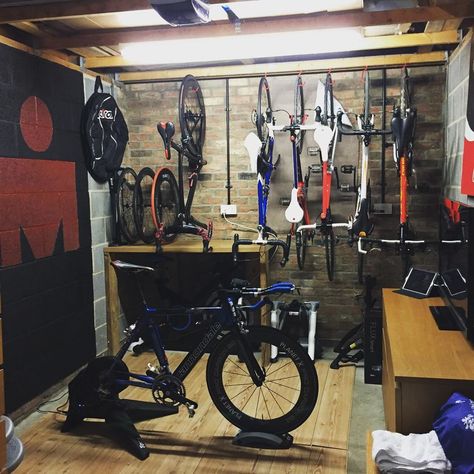 Bike Cave, Garage Workout Space, Bike Room Design, Dream Man Cave, Man Garage, Workout Room Home, Bike Room, Gym Room At Home, Gym Room