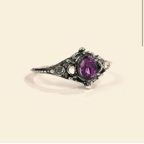 Free Gift With Purchase Of $20 Or More. Dainty Antiqued Silver Ring With A Purple Center Stone. Comes With A Jewelry Pouch. Antique Amethyst Ring, Filigree Wedding Ring, Amethyst Ring Vintage, Antique Silver Rings, Purple Rings, Sterling Silver Engagement Rings, Dream Engagement Rings, White Gold Diamond Rings, Ring Color