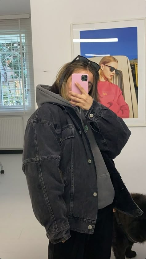 Black Denim Outfit, Black Denim Jacket Outfit, Jean Jacket Outfits, Black Jean Jacket, Denim Jacket Outfit, Cold Outfits, Black Jean, Festival Looks, Causual Outfits