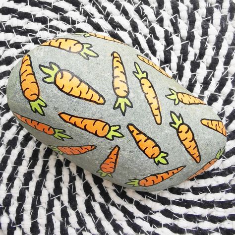 Easter bunny carrot inspired painted stone Bunny Carrot, Painted Rocks Diy, Painted Stone, Stone Painting, Rock Art, Painted Rocks, Easter Bunny, Carrots, Easter