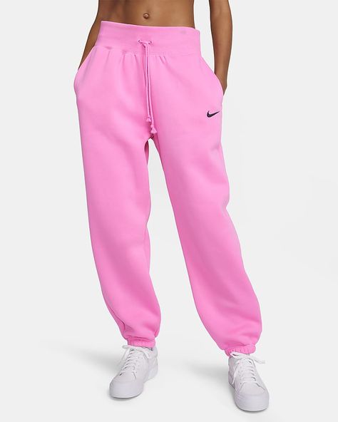 Nike Hose, Dance Practice Outfits, Nike Sportswear Phoenix Fleece, Spooky Basket, School Wishlist, Sweatpants Nike, Things I Want For Christmas, Oversized Sweatpants, Nike Clothes