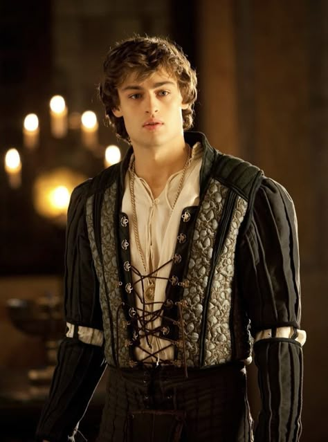 Handsome Prince Aesthetic, Medieval Clothing Male Noble, 1200s Aesthetic, Royal Face Claim Male, Medieval Men Aesthetic, Medieval Clothing Male Prince, Medieval Prince Outfit, Douglas Booth Romeo, Medieval Clothing Royal