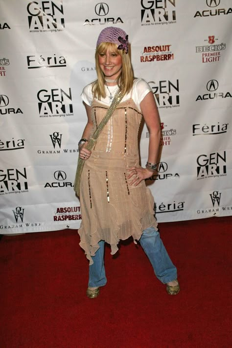 Tacky 2000s Fashion, 2000s Red Carpet Looks Disney, Y2k Outfits Red Carpet, 2000s Fashion Dress Over Jeans, 2000s Outfits Dress, Dresses Over Jeans 2000s, 2010s Nostalgia Aesthetic Fashion, Disney Channel Red Carpet 2000, Weird 2000s Fashion