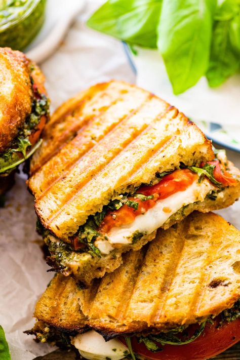 Caprese Sandwich Recipe with Basil Pesto (Panini) - CucinaByElena Warm Sandwich Recipes, Healthy Food Protein, Best Panini Recipes, Pesto Sandwich Recipe, Panini Press Recipes, Caprese Sandwich Recipe, Sandwich Recipes Panini, Recipe With Basil, Caprese Panini