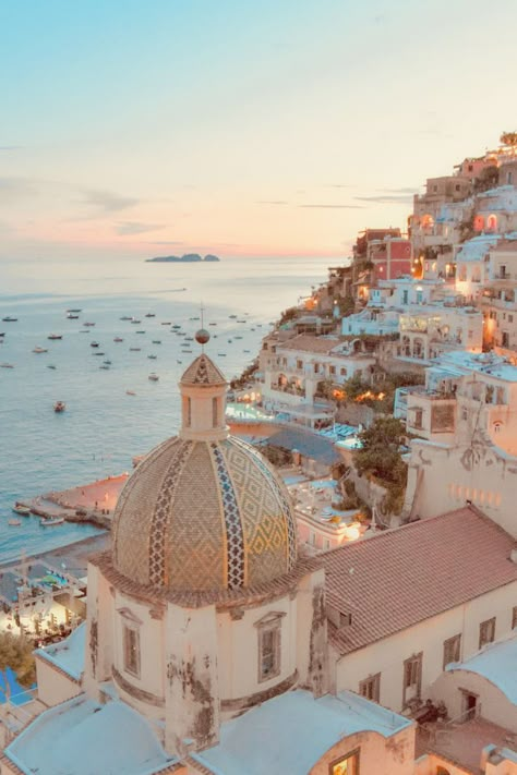 Greece Images Beautiful Places, Most Beautiful Scenery In The World, Pretty Places In The World, Cool Places Around The World, Vacation Places Aesthetic, Pretty Places To Visit, Travel Aesthetic Background, Travel The World Wallpaper, Pretty Places Aesthetic