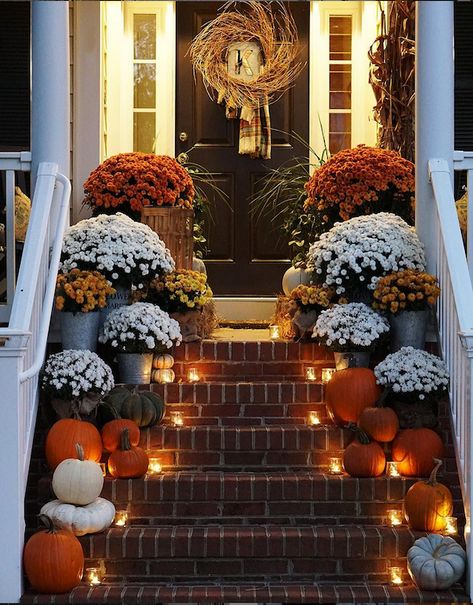 Fall Front Porch Inspiration Easy Diy Thanksgiving, Front Door Interior, Halloween Decor Diy, Thanksgiving Decorations Diy, Diy Halloween Decor, Fall Front Porch Decor, Pumpkin Flower, Front Steps, Autumn Decorating