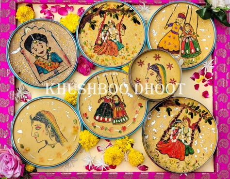 Pithi Thali Decoration Ideas, Tij Mehndi Designs, Teej Packing Ideas, Satu Decoration Ideas, Teej Festival Packing Ideas, Sattu Decoration Ideas, Teej Decoration Ideas, Teej Festival Decoration, Mehandi Thaal Ideas