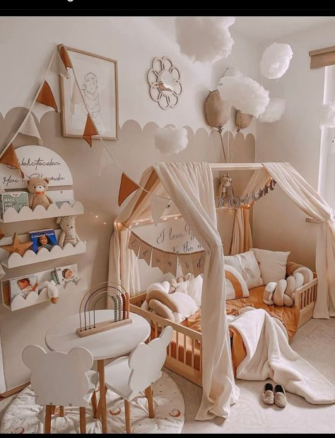 Montessori House Bed Decor, Baby Floor Bed Ideas, Toddler Floor Bed, Home Accessories Ideas, Newborn Room, Toddler Bedroom Girl, Baby Room Themes, Baby Boy Room Decor, Toddler Room Decor