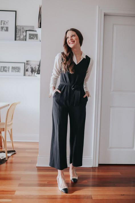 4 Work Appropriate Jumpsuit Outfit Ideas - Jess Keys Dungarees Office Outfit, Work Romper Outfit, Jumpsuit Over Shirt, Black Jumpsuit Outfit Work, Overalls Professional Outfit, Jumpsuit Business Casual, Pant Jumper Outfit, Business Romper, Business Casual Jumpsuit Work Outfits