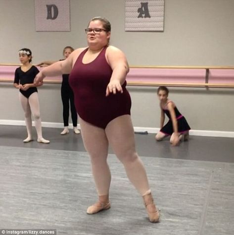 Viral star: Lizzy Howell, 15, from Milford, Delaware, shared a video of herself practicing a series of fouetté turns, and the clip has been viewed more than 75,000 times 75 Kg Woman Body, Fat People Dancing, Plus Size Dancer, Fat Ballerina, Plus Size Ballerina, Milford Delaware, Plus Size Ballet, Ballet Videos, Ballet Stuff