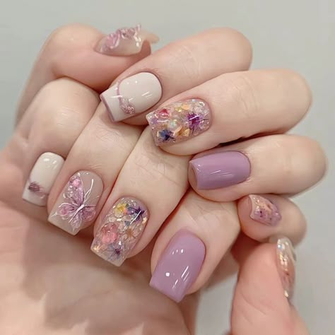 Dried Flower Nails Acrylics, Clear Fake Nails, Fake Nails Short Square, Sky Butterfly, Nails Short Square, Short Press On Nails, Spring Nail Designs, Butterfly Nail, Cute Nail Art