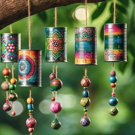 Tin Can Wind Chimes, Can Wind Chimes, Carillons Diy, Wind Chimes Homemade, Wind Chimes Craft, Tin Can Art, Aluminum Can Crafts, نباتات منزلية, Earth Day Crafts