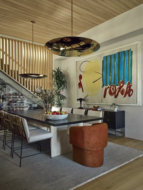 Inside Jesse Tyler Ferguson and Justin Mikita’s Colorful California Home — Mandy Cheng Design West Elm Dining Table, Jesse Tyler Ferguson, Clad Home, Dining Room Wall, Style Instagram, Style Deco, Dining Room Walls, California Homes, Dining Room Design