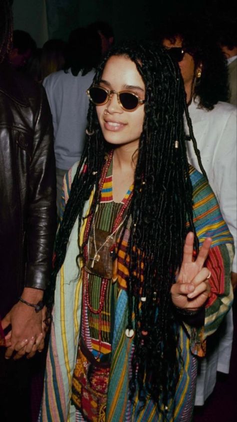 Earthy Black Woman Aesthetic, Rasta Girl, Earthy Girl, Rasta Clothes, Black Hippy, Moda Hippie, Reggae Style, Hippie Aesthetic, Lisa Bonet