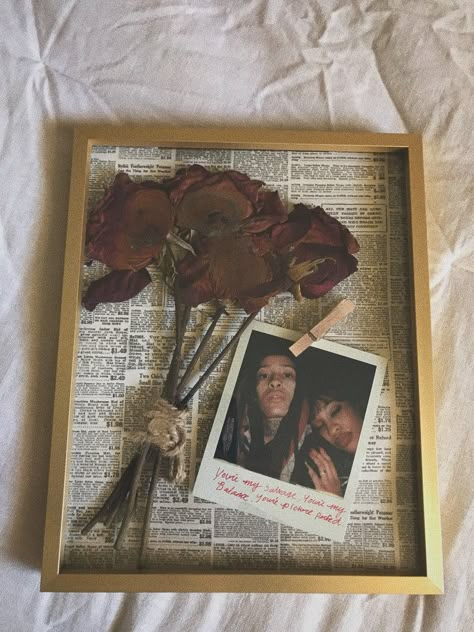 Couples Art Project, Dried Flowers Diy, Dried Roses, Birthday Gifts For Boyfriend Diy, Love Quotes Life, Creative Gifts For Boyfriend, Bf Gifts, Cute Couple Gifts