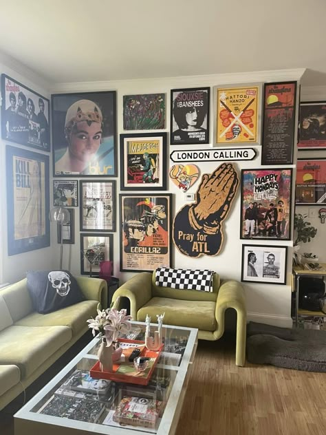 Punk Home Aesthetic, Rock Apartment Aesthetic, Eclectic Punk Decor, Styling Apartment Living Room, Rocker Living Room, Black And White Eclectic Living Room, Posters Living Room Wall, Edgy House Aesthetic, Grunge Gallery Wall