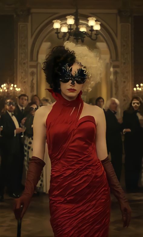 Emily Beecham, Cruella Costume, Mark Strong, Nina Hagen, Charles James, Cruella Deville, Glenn Close, Baby Driver, Film Disney