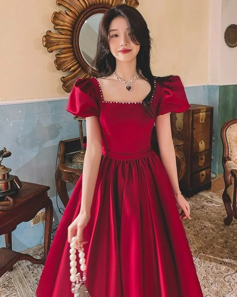 Winter Wine Red Engagement Daily French Princess On The Run Satin Dress ❤️🌟 Color: wine red mid-length, wine red long Sleeve type: puff sleeve Main fabric composition: Polyester Fiber (polyester) Waist Type: Mid waist Size: XS,S,M,L,XL,XXL Applicable Gender: Female Applicable age group: Adult Skirt length: mid-length skirt Sleeve length: three-quarter sleeve Popular elements: solid color #vestigefashion Red Princess Dress, French Princess, Simple Evening Dress, Wine Red Dress, Red Satin Dress, Fancy Dresses Long, Red Long Sleeve, Mid Length Skirts, Red Satin